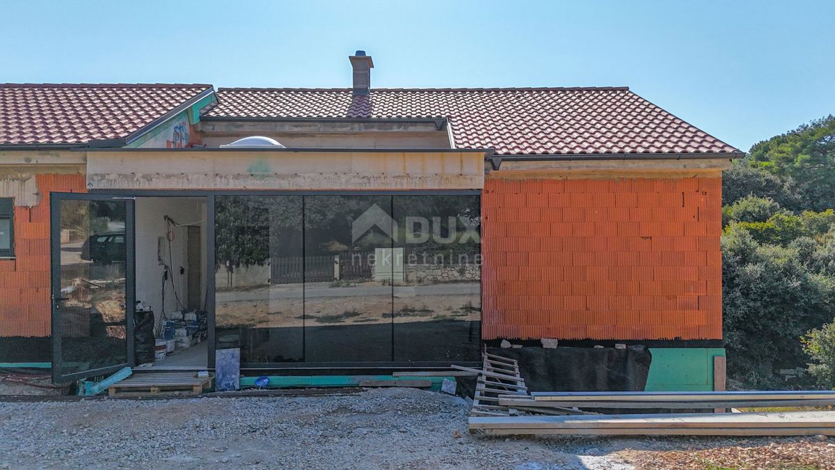 MALI LOŠINJ, ARTATORE - Apartma 2 spalnici + kopalnica v 1. nadstropju v novogradnji 250m od privlačnega zaliva