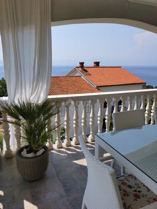 OTOK KRK, NJIVICE - 3-sobni apartma s pogledom na morje