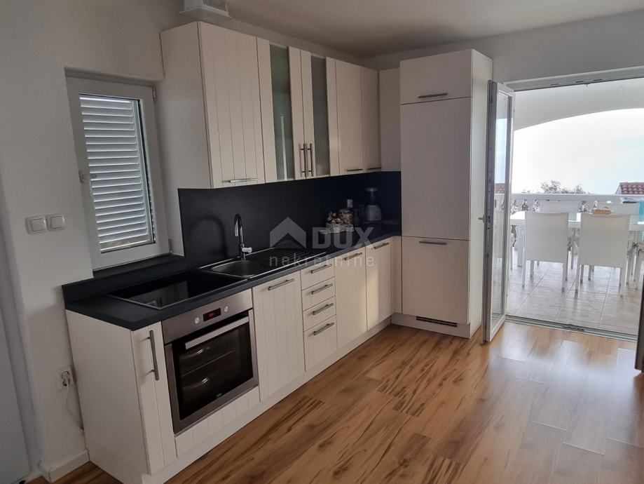 OTOK KRK, NJIVICE - 3-sobni apartma s pogledom na morje