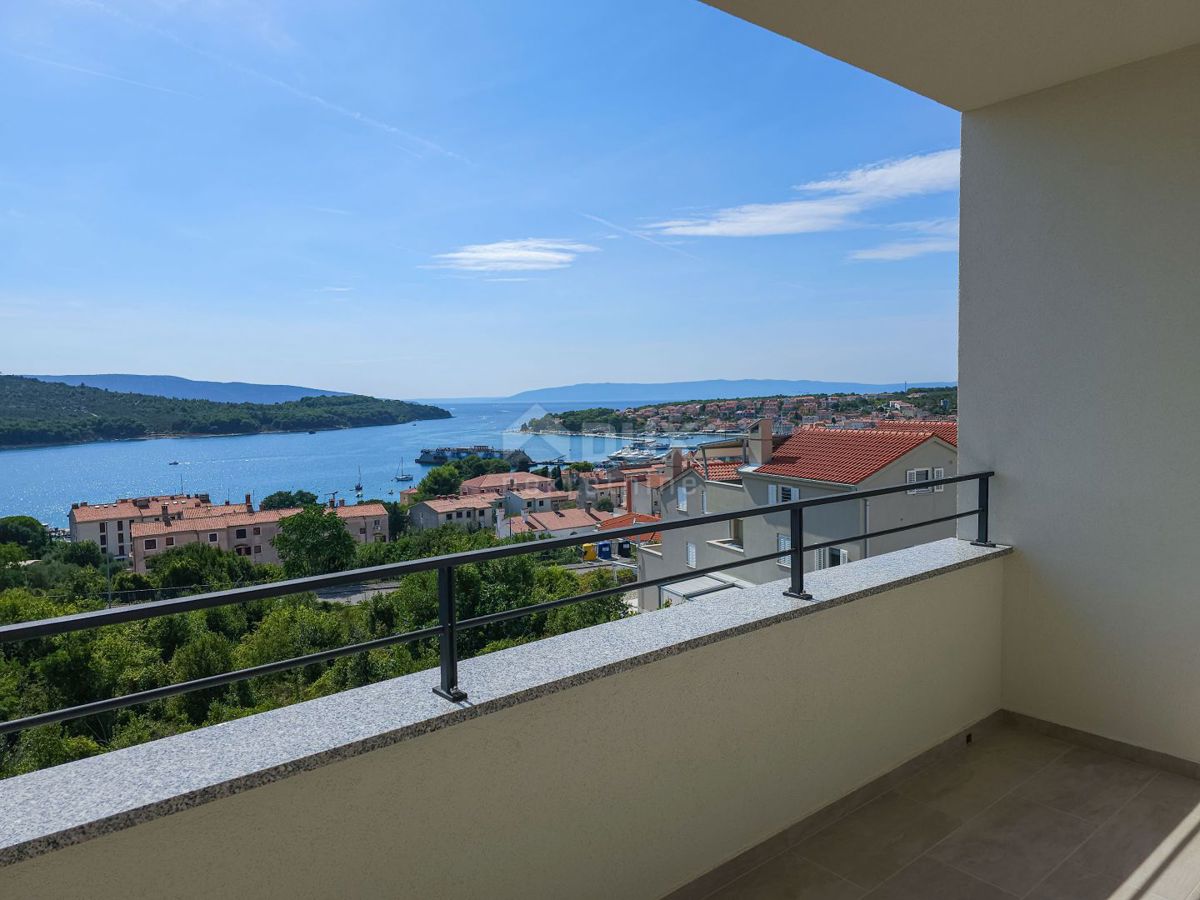 OTOK CRES, CENTER CRESA - Apartma 3 sp + 2 parkirni mesti + POGLED NA MORJE