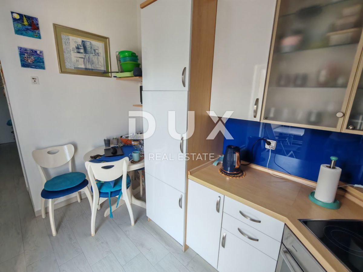  OTOK PAG, POVLJANA - Čudovit apartma v Povljani, en korak od plaže s teraso, ki ponuja spektakularen pogled na morje! 