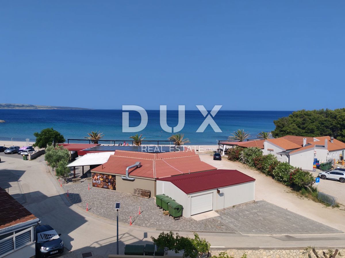  OTOK PAG, POVLJANA - Čudovit apartma v Povljani, en korak od plaže s teraso, ki ponuja spektakularen pogled na morje! 