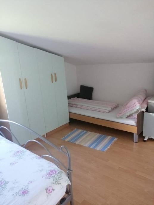 ZADAR, ZATON - Simpatičen dvonadstropni apartma blizu morja