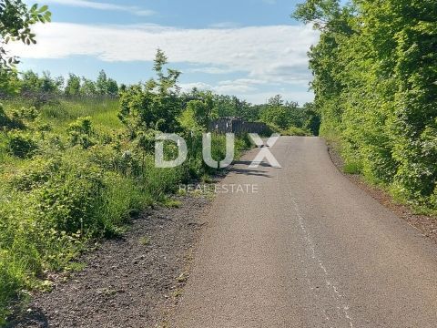 KASTAV - zazidljivo zemljišče 810 m2 za družinsko hišo/stanovanjski objekt-stanovanja, ZNIŽANO!, TOP PRILOŽNOST!