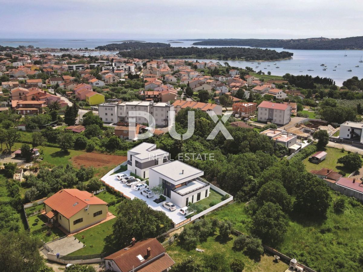 ISTRA, MEDULIN - Hiša moderne arhitekture s tremi stanovanjskimi enotami