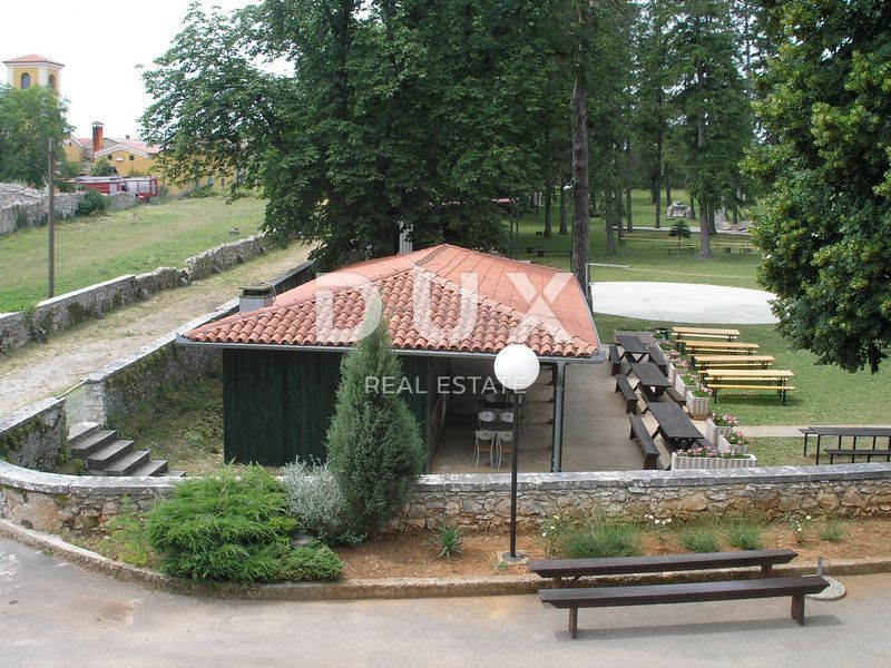 LABIN, RABAC - zemljišče 18772m2 + kmečka hiša iz 17. stoletja 3000m2 