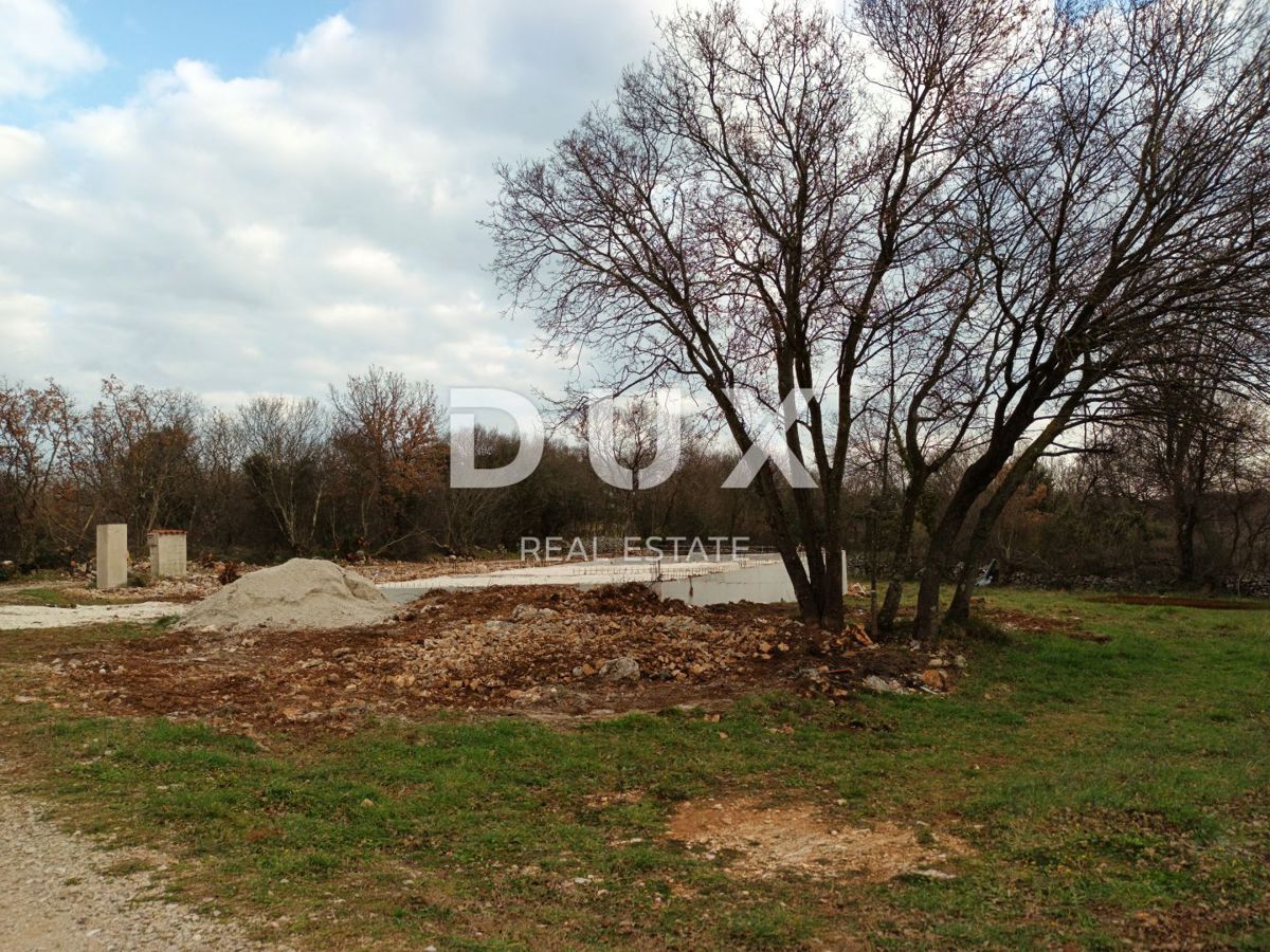 ISTRA, MARČANA - Gradbeno zemljišče z začetkom gradnje