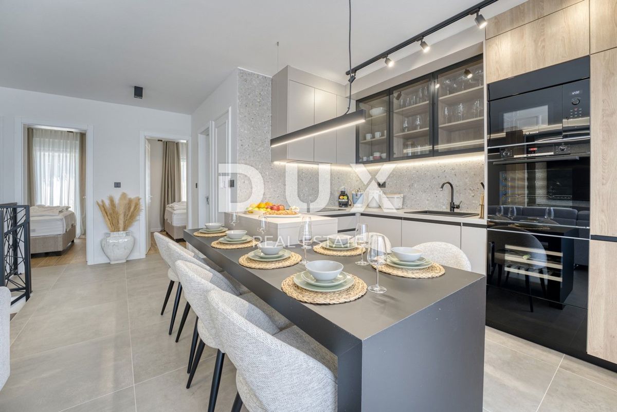 OTOK KRK, MESTO KRK - Dvoetažni apartma z vrtom in bazenom blizu morja
