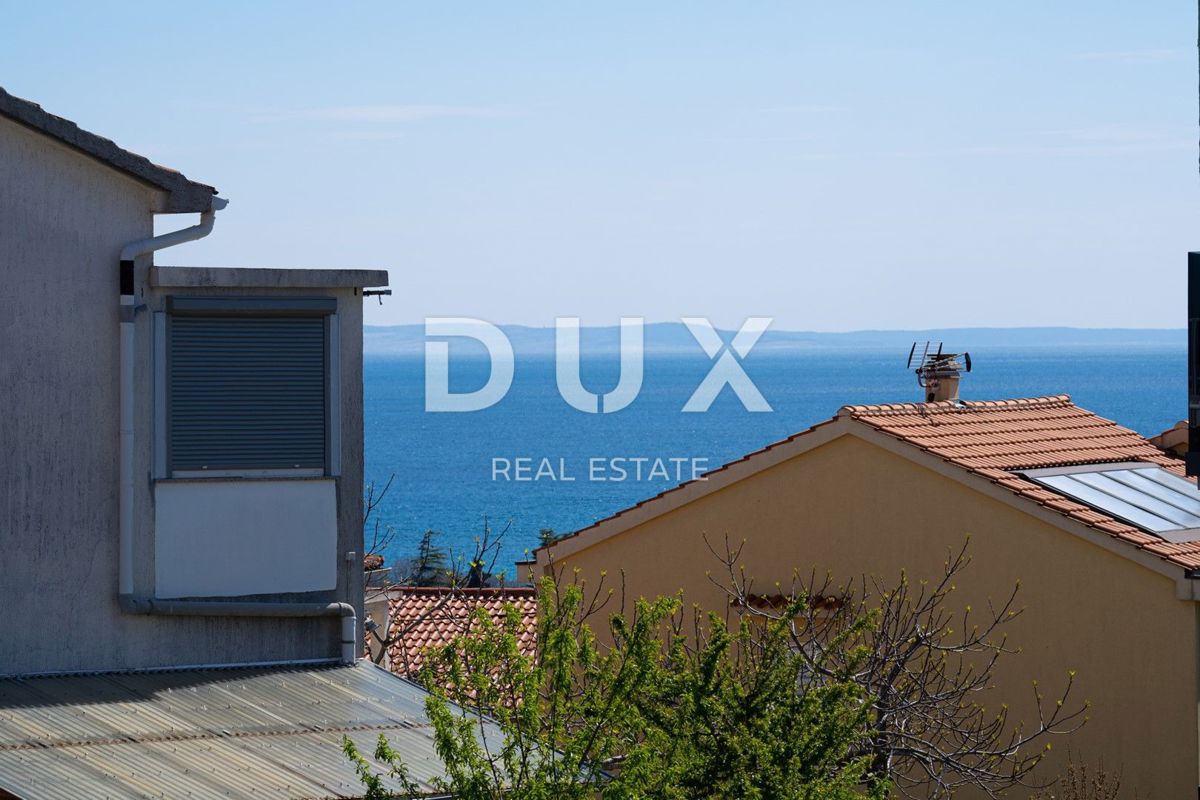 OTOK KRK, MESTO KRK - Dvoetažni apartma z vrtom in bazenom blizu morja