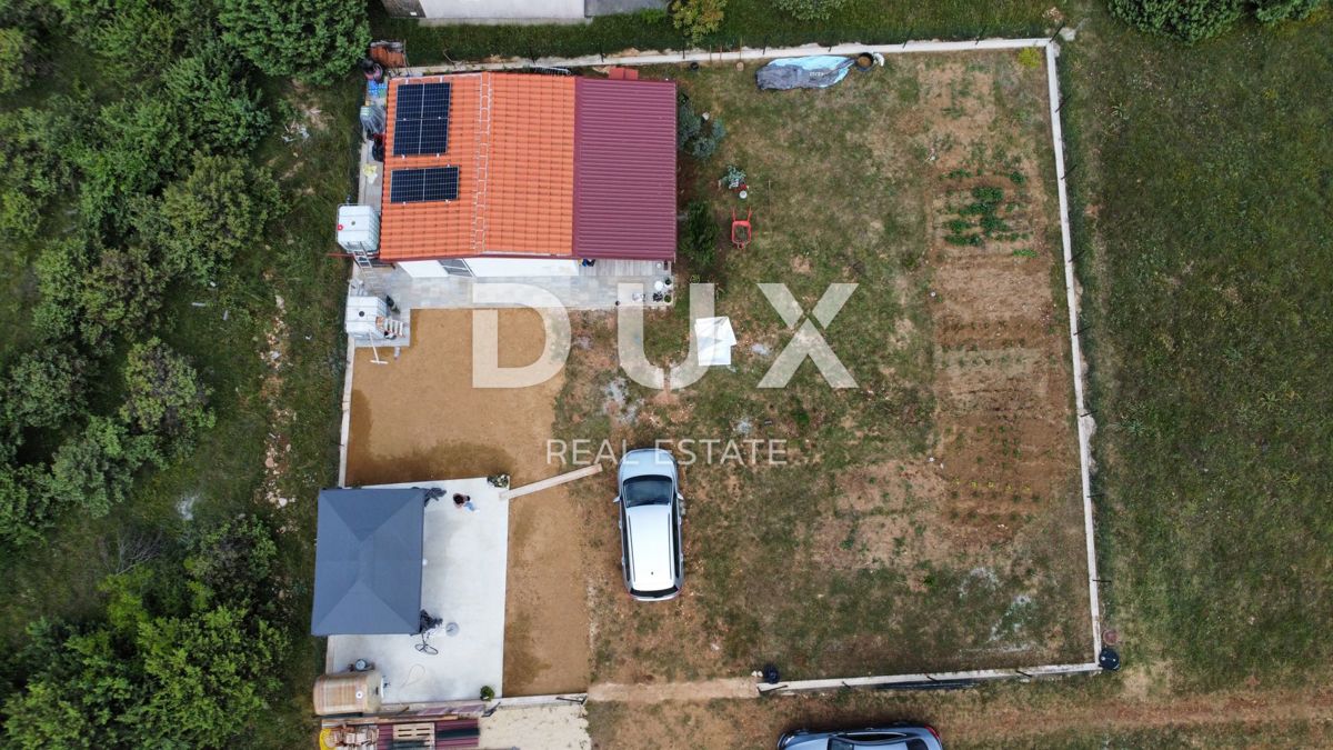 ZADAR, VRSI - Enoetažna hiša na osamljeni lokaciji