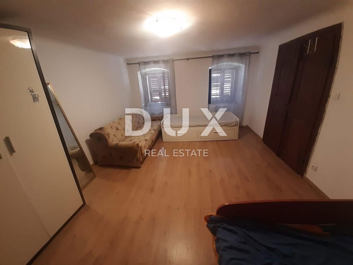 RIJEKA, DONJA VEŽICA - stanovanje 101 m2 + mansarda 58 m2 + vrt na odlični in iskani lokaciji! PRILOŽNOST!