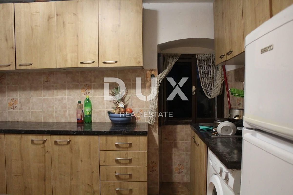 RIJEKA, DONJA VEŽICA - stanovanje 101 m2 + mansarda 58 m2 + vrt na odlični in iskani lokaciji! PRILOŽNOST!