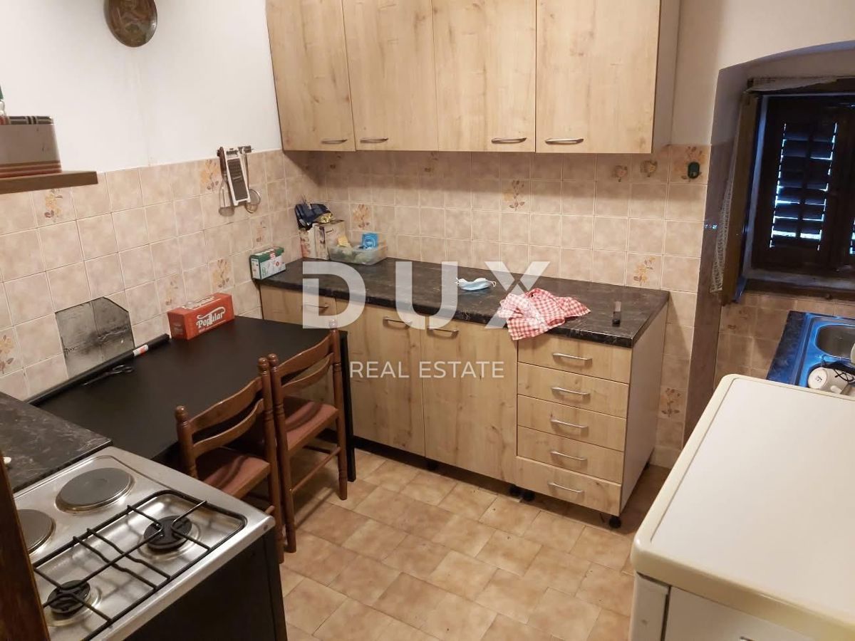 RIJEKA, DONJA VEŽICA - stanovanje 101 m2 + mansarda 58 m2 + vrt na odlični in iskani lokaciji! PRILOŽNOST!