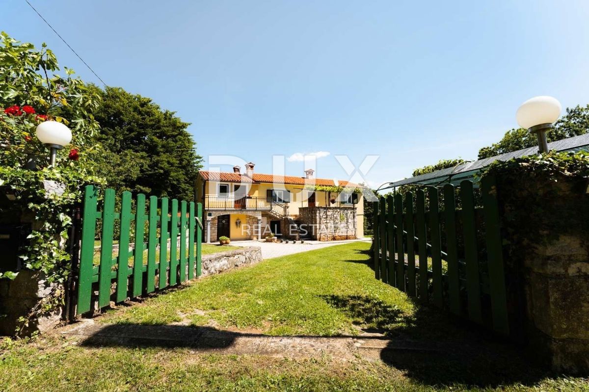 ISTRA, PIĆAN - Avtentična istrska lepotica z dvema hišama, bazenom in popolno zasebnostjo!