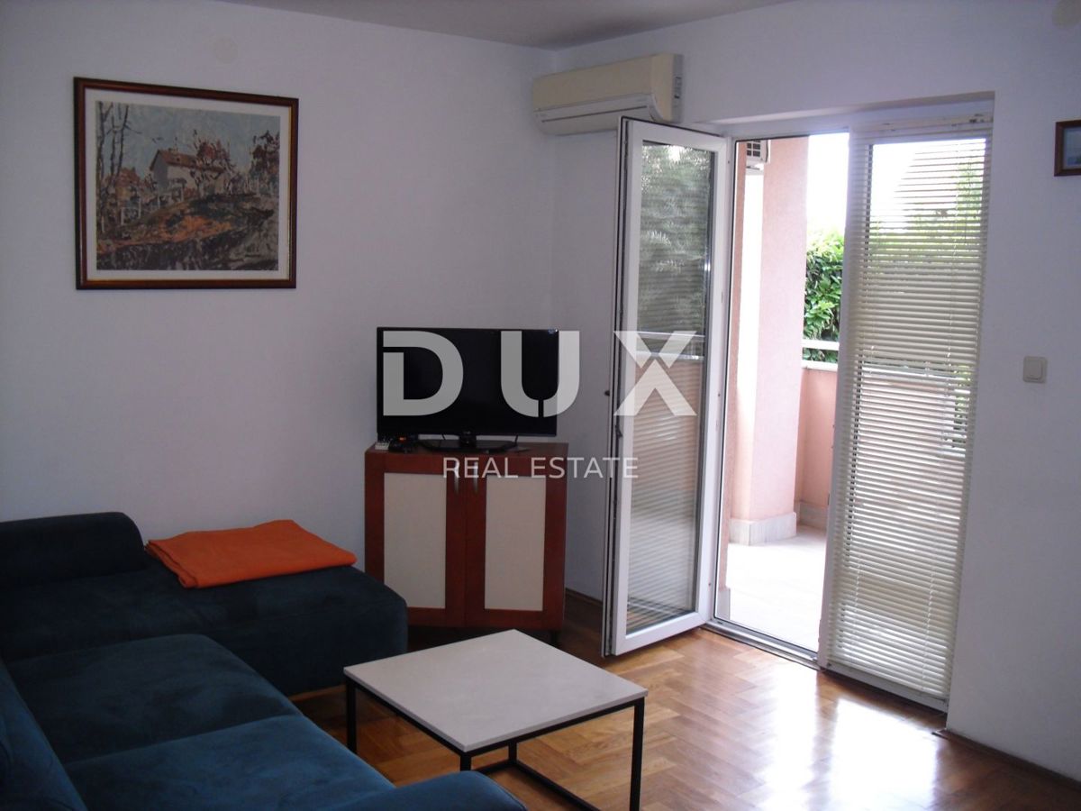 OTOK KRK, MALINSKA - Apartma 2 spalnici + dnevna soba z vrtom in parkiriščem