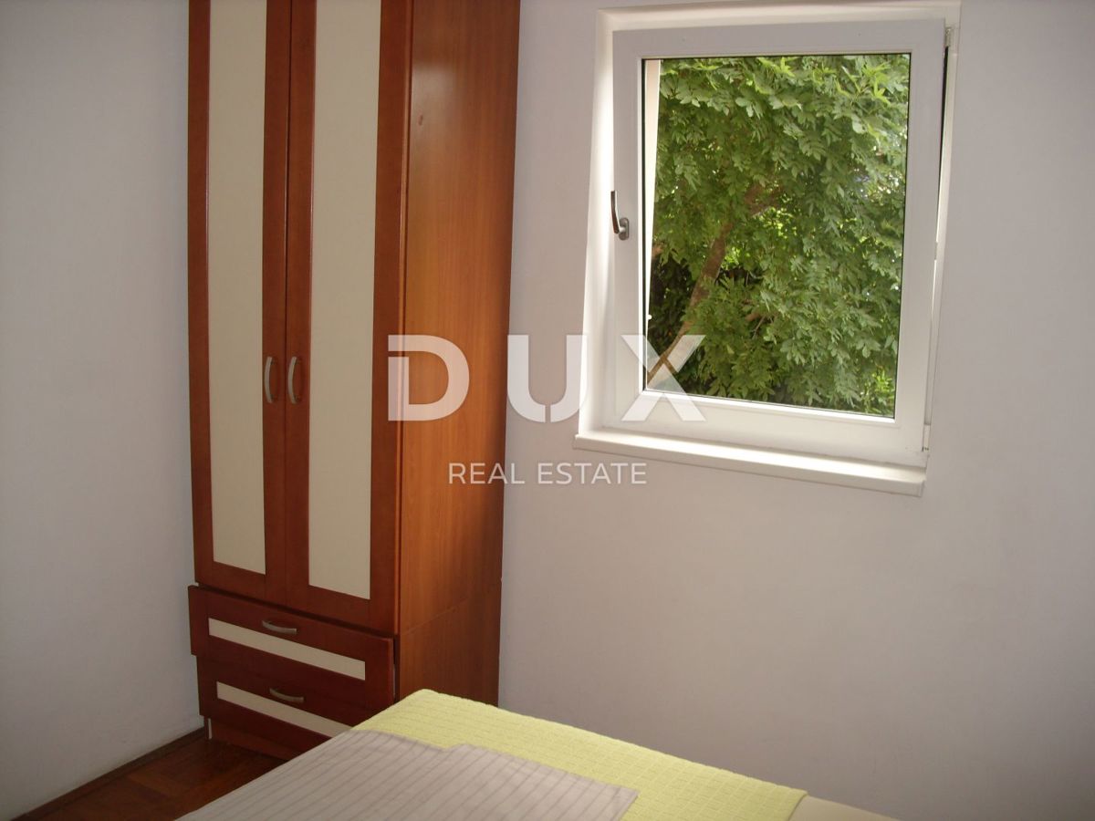 OTOK KRK, MALINSKA - Apartma 2 spalnici + dnevna soba z vrtom in parkiriščem