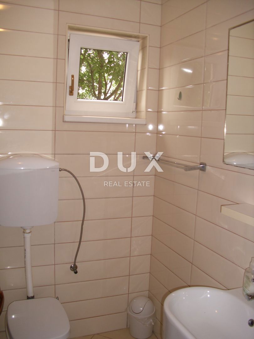 OTOK KRK, MALINSKA - Apartma 2 spalnici + dnevna soba z vrtom in parkiriščem