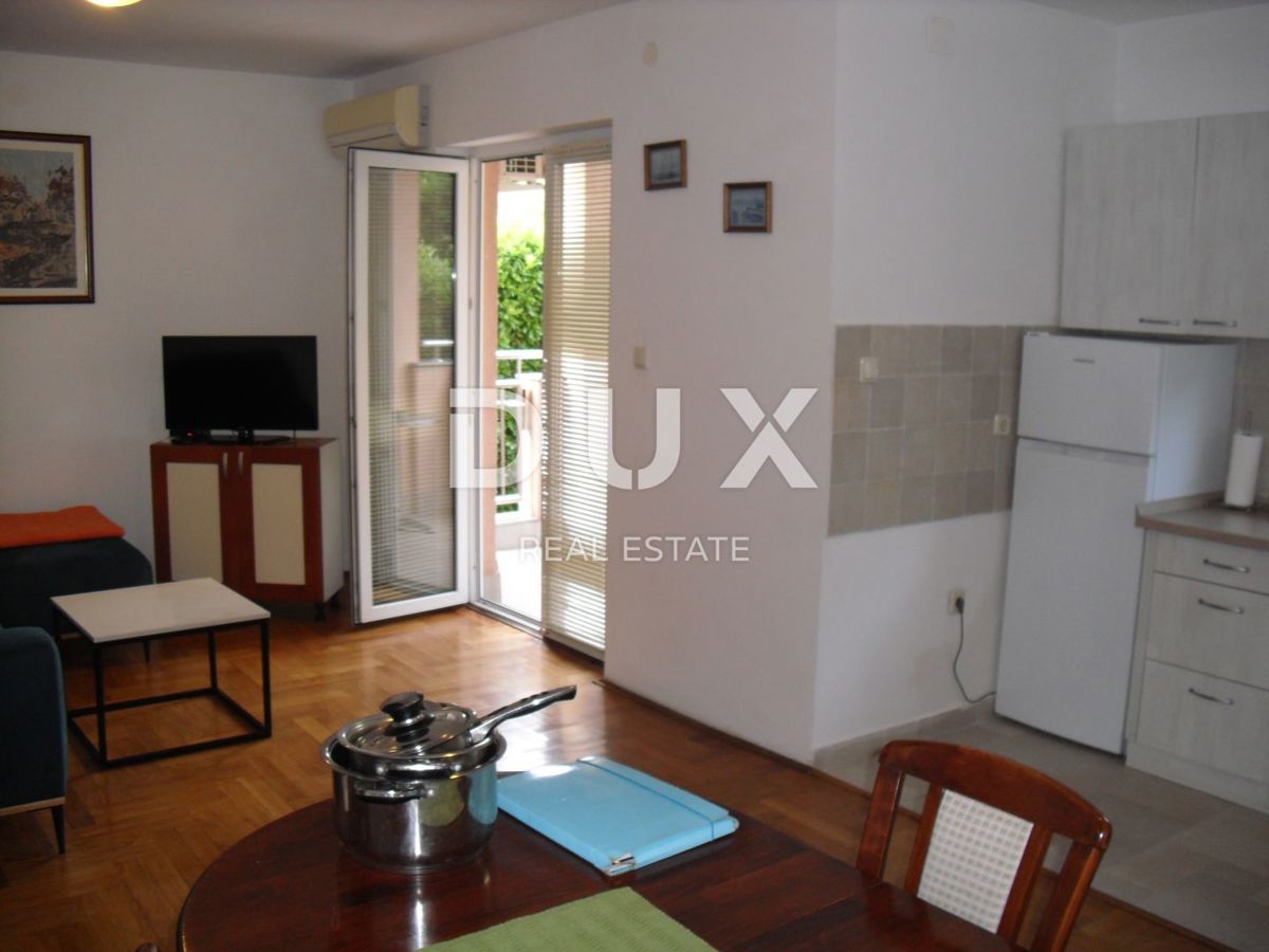 OTOK KRK, MALINSKA - Apartma 2 spalnici + dnevna soba z vrtom in parkiriščem