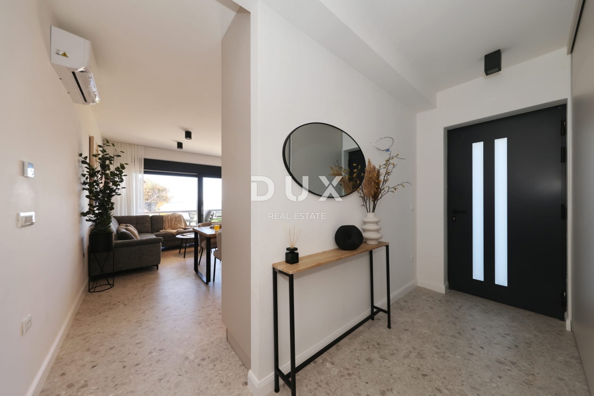 ZADAR, RTINA - opremljeno stanovanje z vrtom v bližini morja