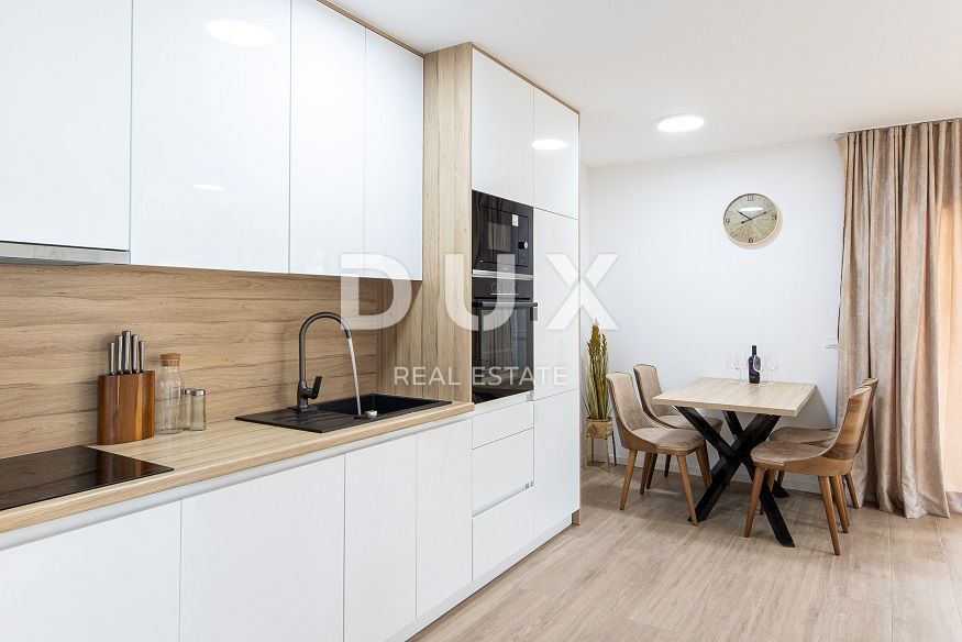 OTOK PAG, POVLJANA - Apartma 55 m2, 1. vrsta do morja