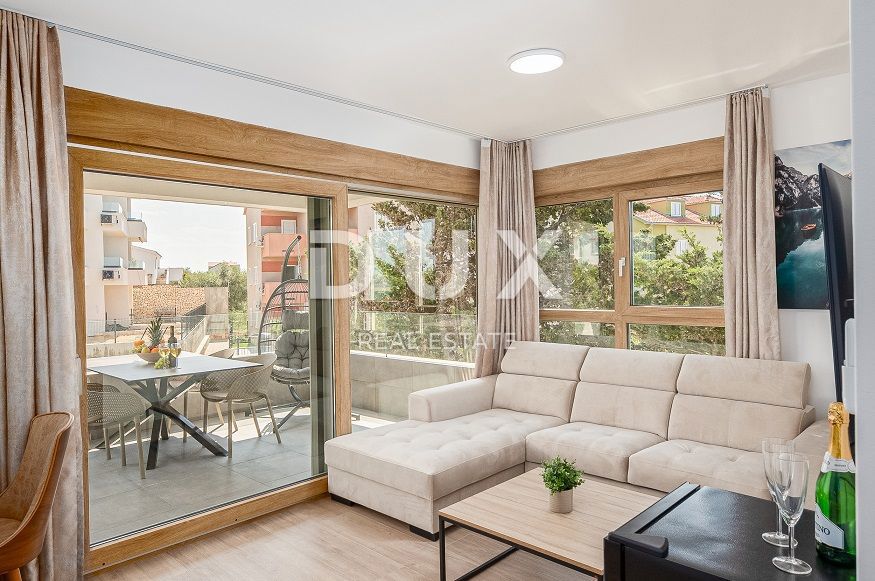 OTOK PAG, POVLJANA - Apartma 55 m2, 1. vrsta do morja