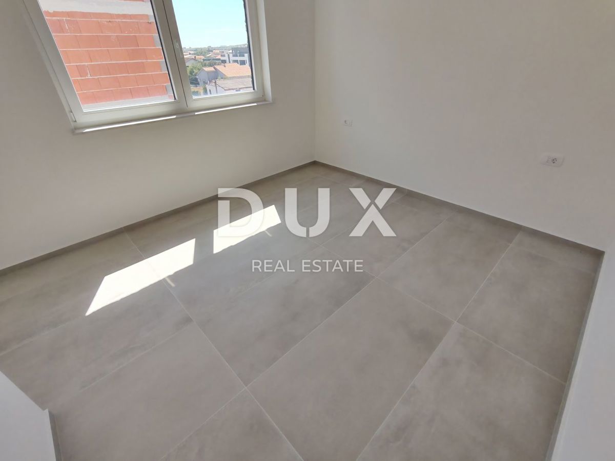 ZADAR, VIR - Udobno penthouse s pogledom na morje 180 metrov od plaže Jadro! BS3