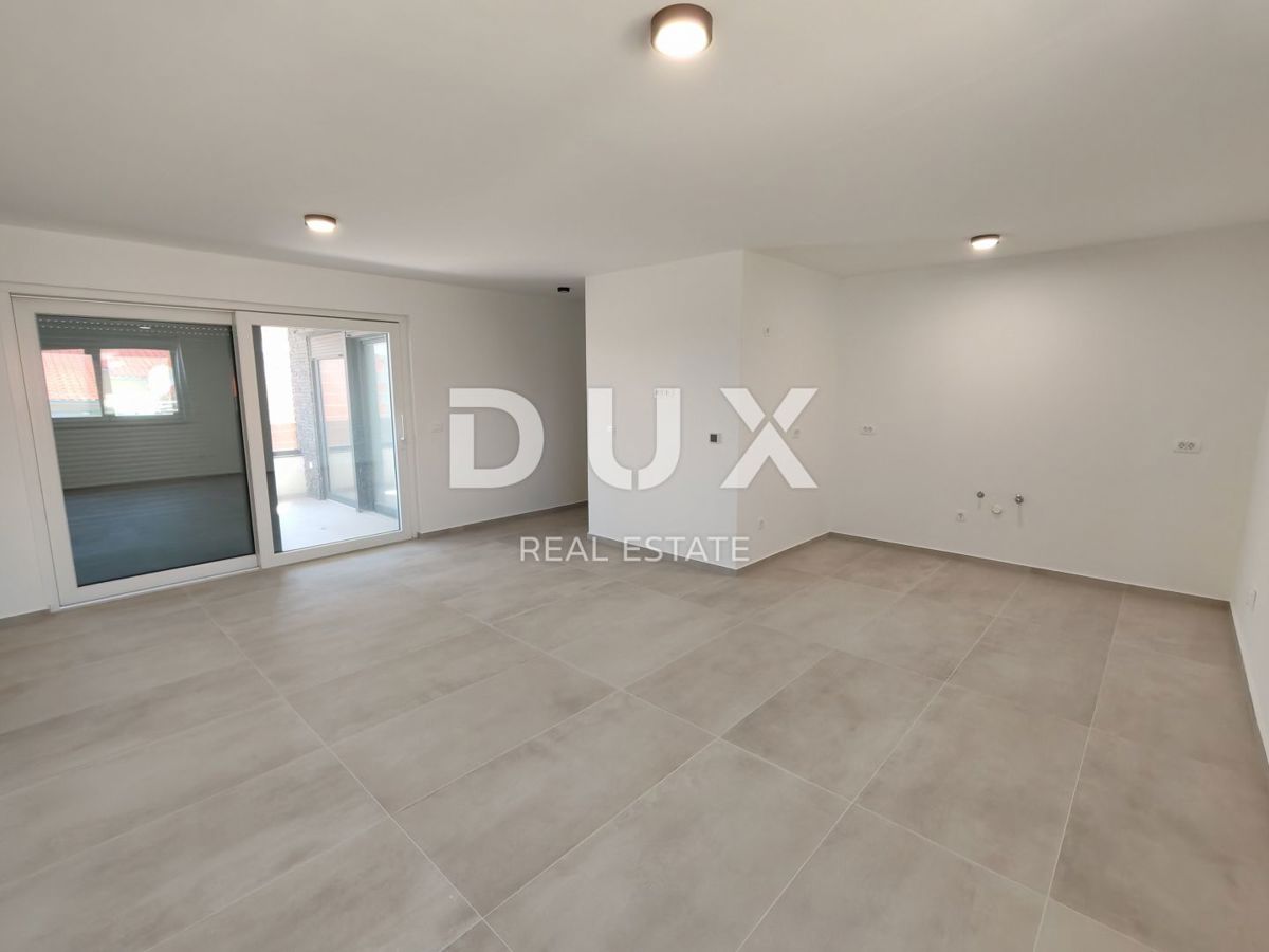 ZADAR, VIR - Udobno penthouse s pogledom na morje 180 metrov od plaže Jadro! BS3