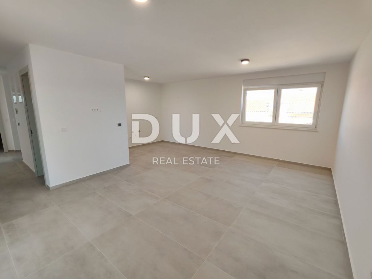 ZADAR, VIR - Udobno penthouse s pogledom na morje 180 metrov od plaže Jadro! BS3