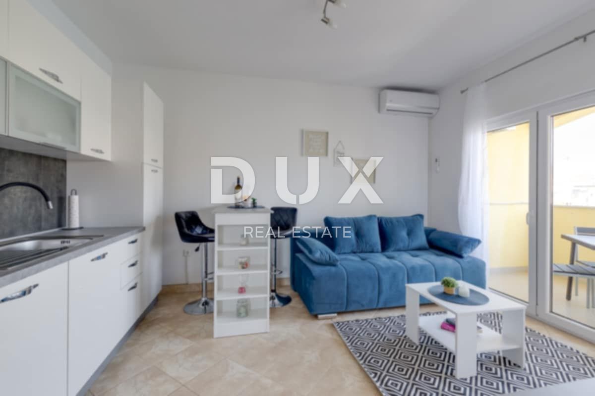 ISTRA, NOVIGRAD - Dva apartmaja v bližini morja