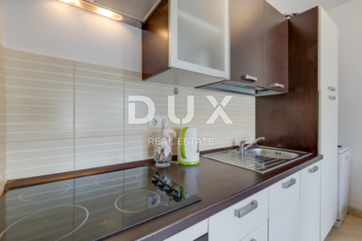 ISTRA, NOVIGRAD - Dva apartmaja v bližini morja