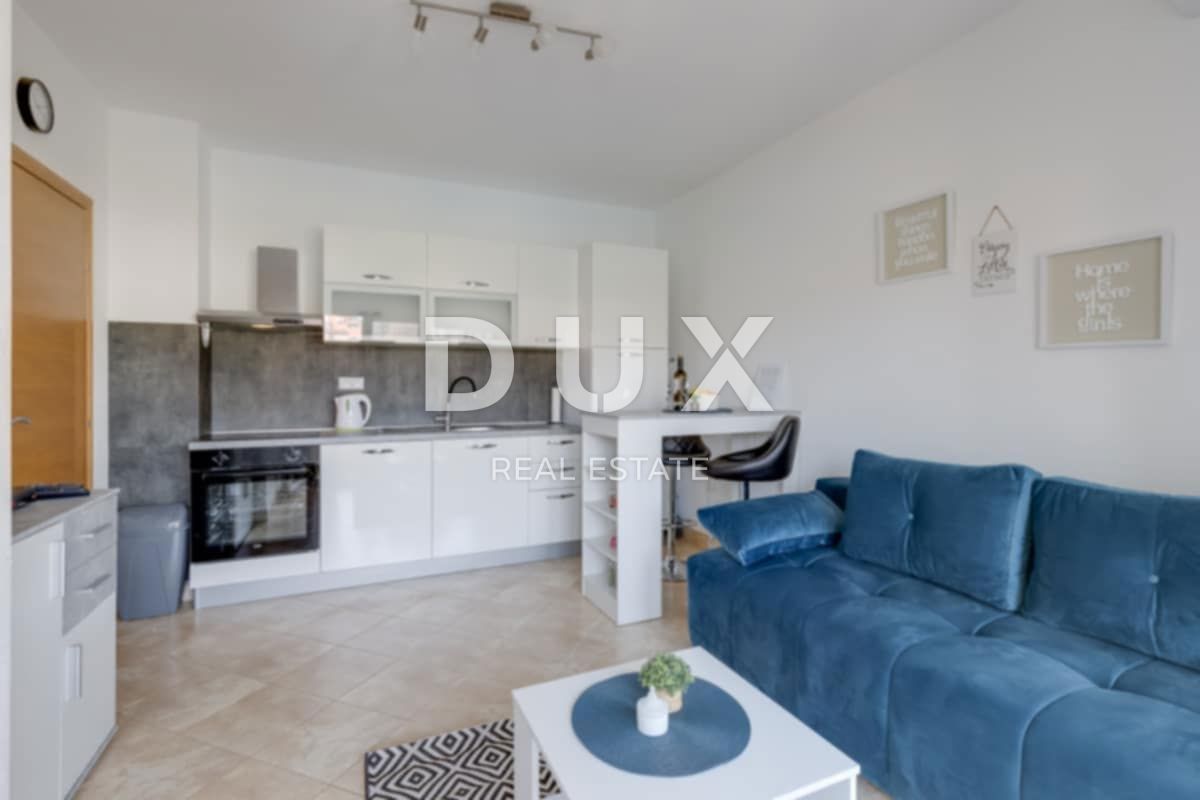 ISTRA, NOVIGRAD - Dva apartmaja v bližini morja