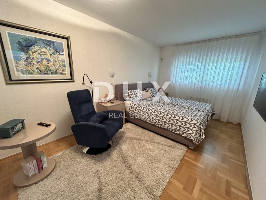 ZAGREB, NOVI ZAGREB - nizkoenergijska hiša z veliko parcelo in sončno elektrarno