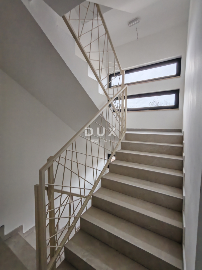 ZADAR, RAŽANAC - Novogradnja! Talno ogrevanje, dvigalo, pogled na morje, shramba...! S1