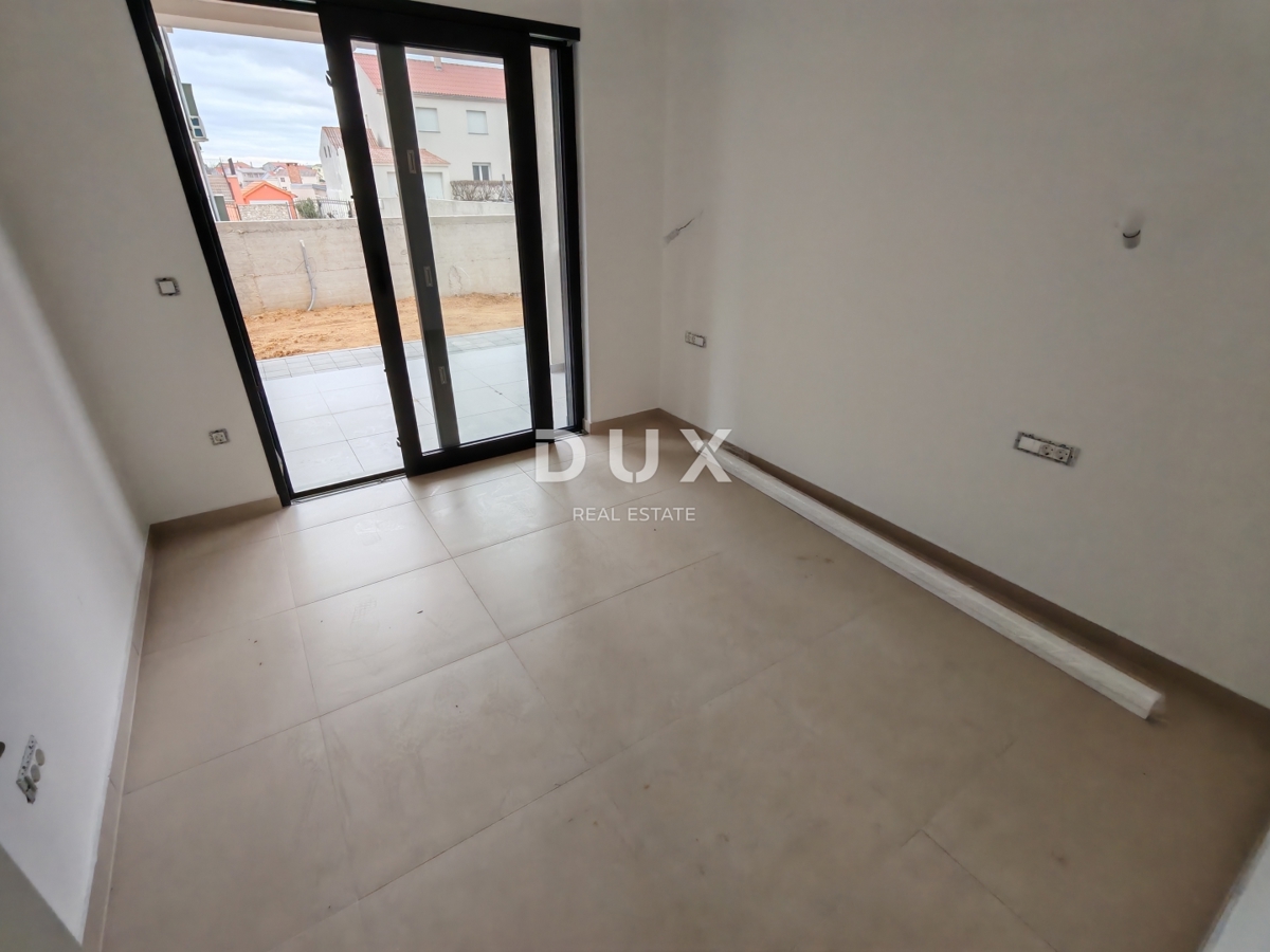 ZADAR, RAŽANAC - Novogradnja! Talno ogrevanje, dvigalo, pogled na morje, shramba...! S1