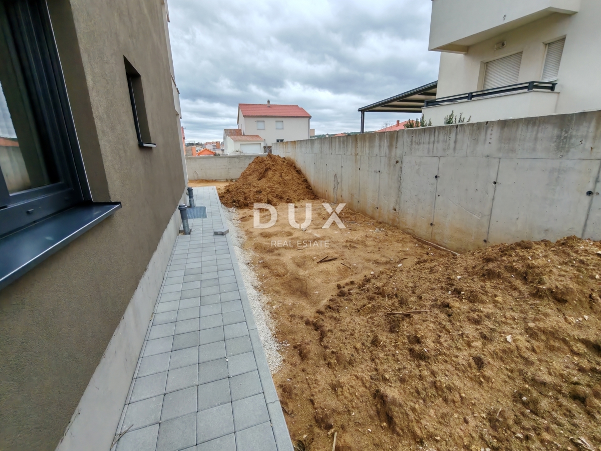 ZADAR, RAŽANAC - Novogradnja! Talno ogrevanje, dvigalo, pogled na morje, shramba...! S1