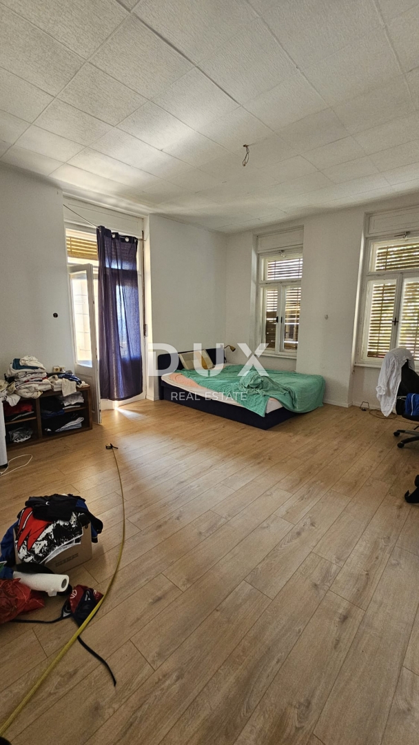 OPATIJA - Prostorno stanovanje z razgledom v secesijski vili z veliko potenciala, 152 m2