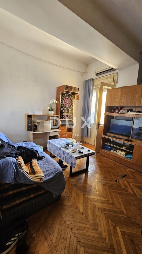 OPATIJA - Prostorno stanovanje z razgledom v secesijski vili z veliko potenciala, 152 m2