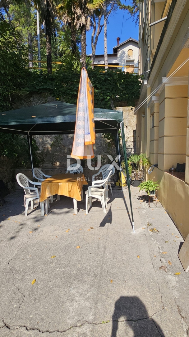 OPATIJA - Prostorno stanovanje z razgledom v secesijski vili z veliko potenciala, 152 m2