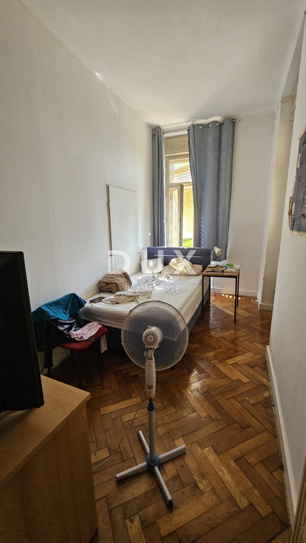 OPATIJA - Prostorno stanovanje z razgledom v secesijski vili z veliko potenciala, 152 m2