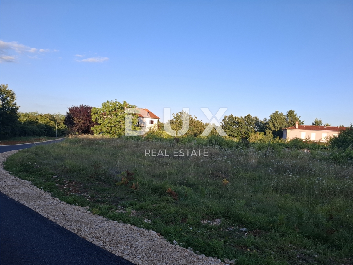 ISTRA, LINDAR - gradbeno zemljišče na mirni lokaciji