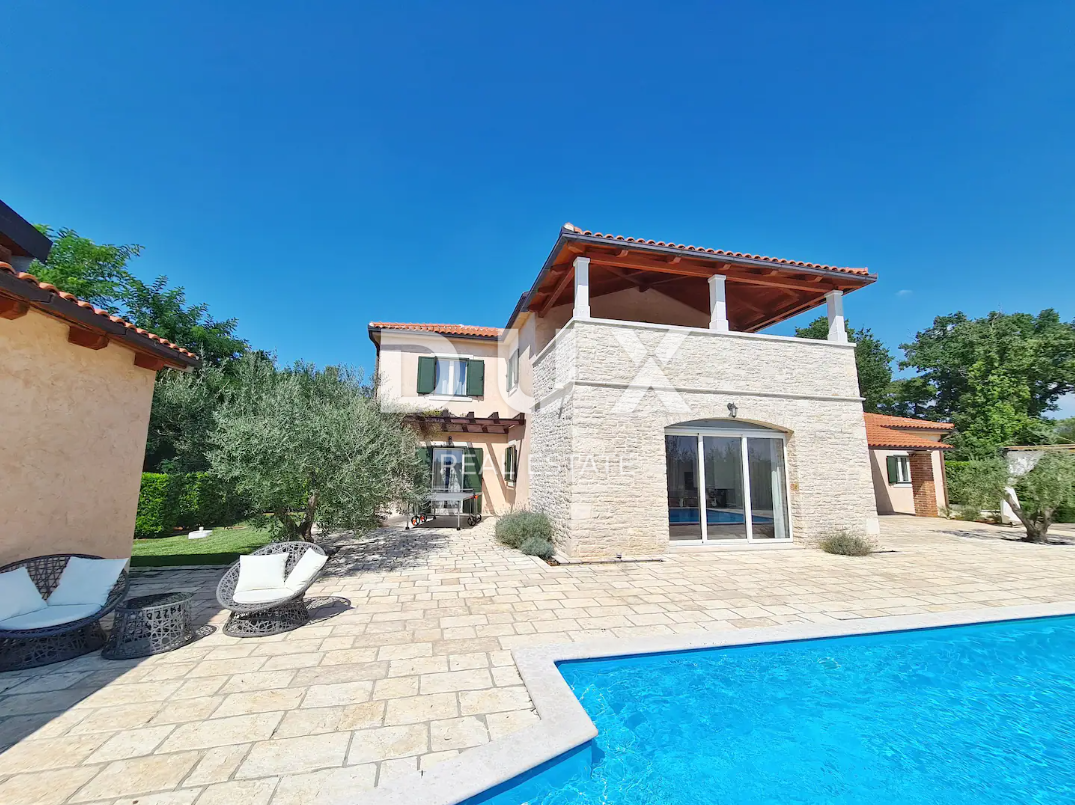 ISTRA, VIŠNJAN - Istrska vila obdana z naravo