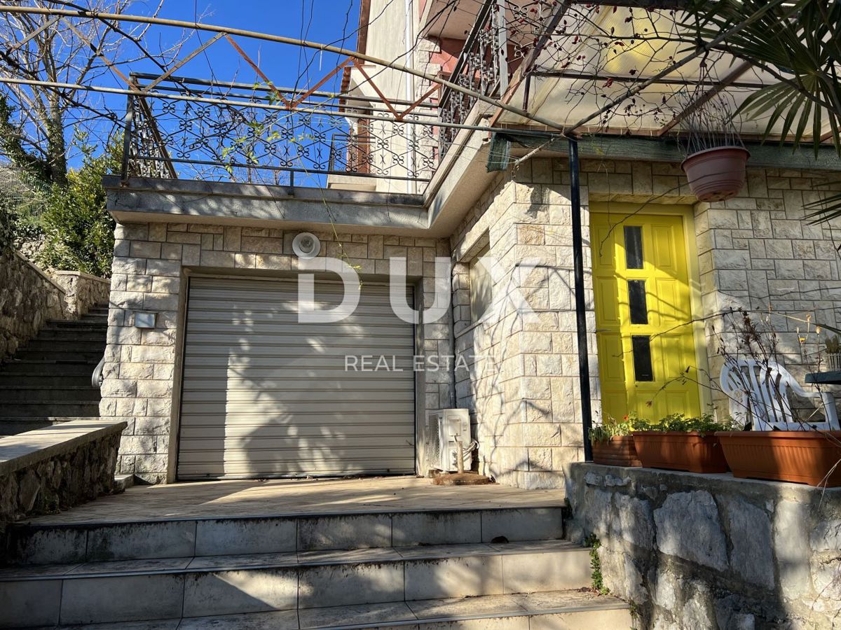 OPATIJA, CENTER - DVE POL-LOČENI HIŠI Z POGLEDOM NA MORJE IN 1.119 m2 VRTOM!!! PRILOŽNOST!!!
