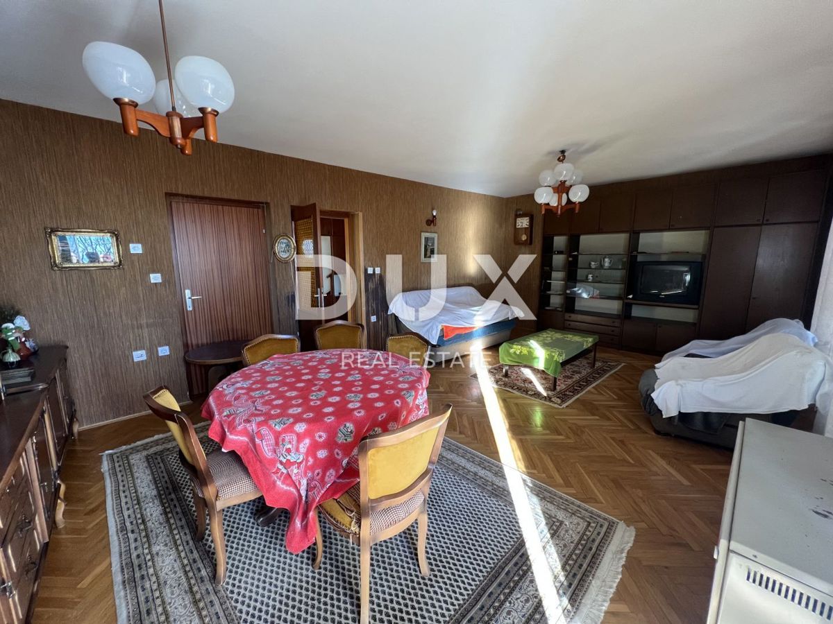 OPATIJA, CENTER - DVE POL-LOČENI HIŠI Z POGLEDOM NA MORJE IN 1.119 m2 VRTOM!!! PRILOŽNOST!!!