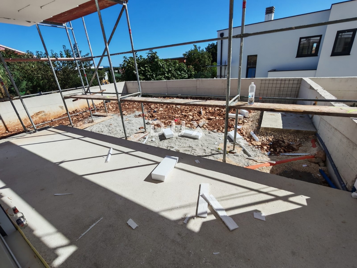 ISTRA, LIŽNJAN - Stanovanje v pritličju z vrtom!