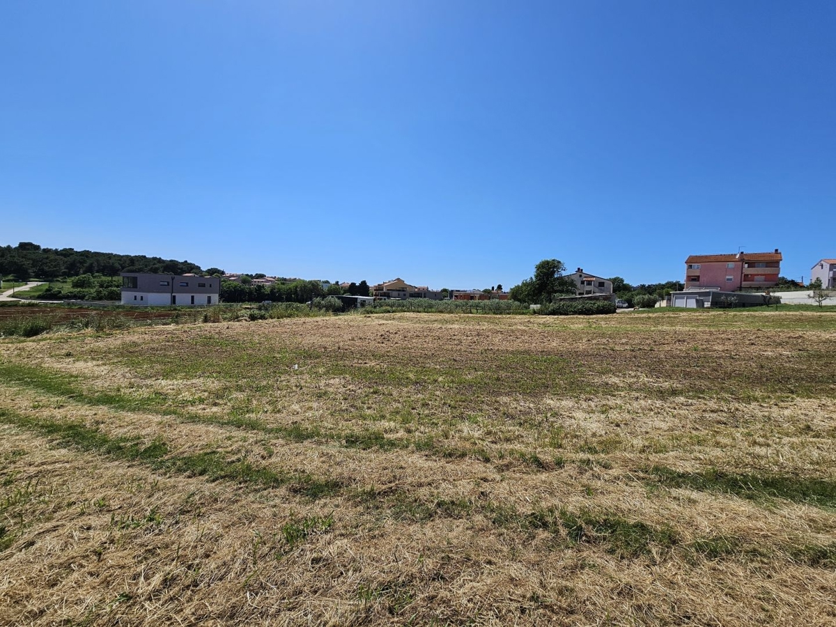 ISTRA, POMER - Urejeno gradbeno zemljišče s pogledom na morje, idealno za gradnjo vile/hiše/družinske hiše