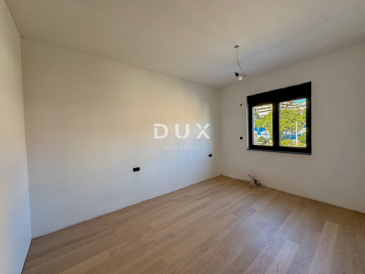 RIJEKA, KANTRIDA - 127 m2 veliko stanovanje v luksuzni novogradnji le 250 metrov od morja z garažo in panoramskim pogledom na morje