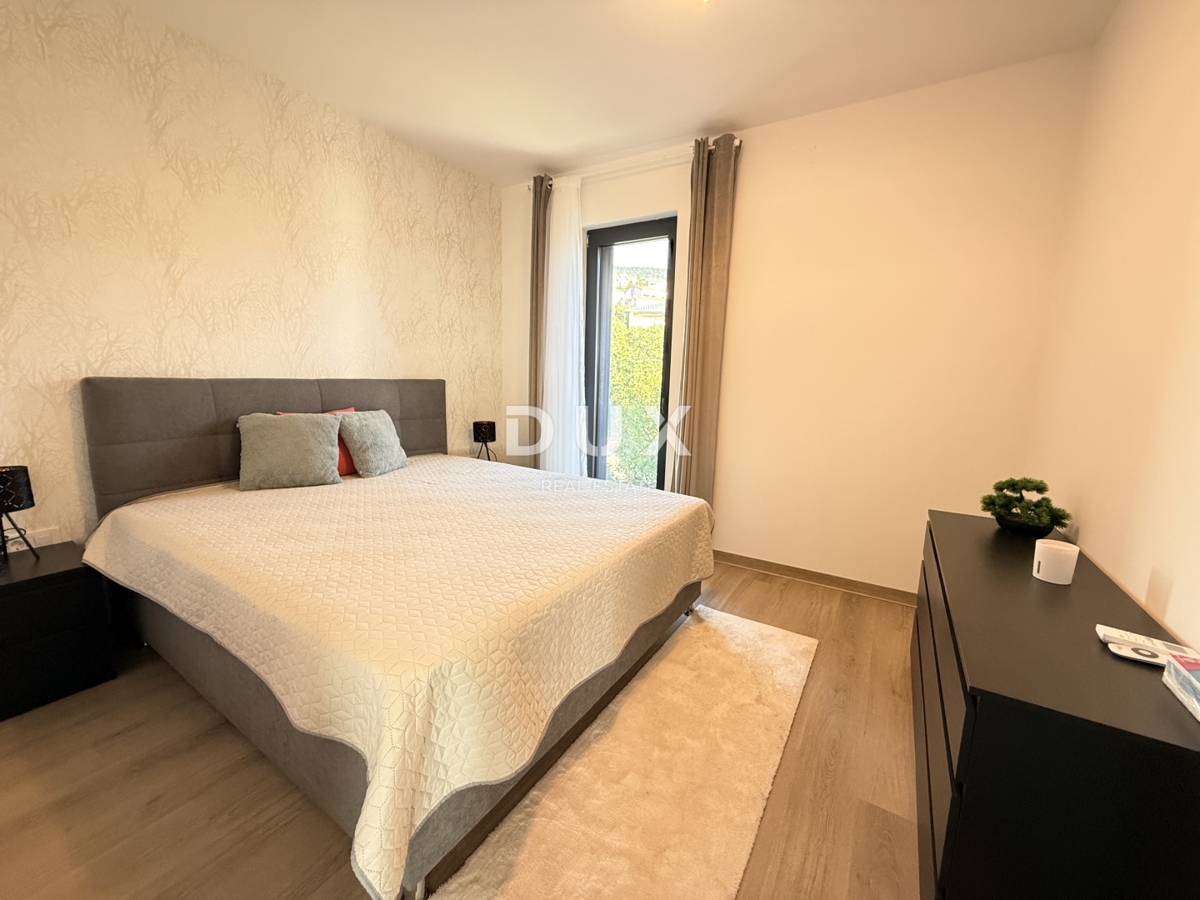 KLENOVICA - luksuzno stanovanje prva vrsta ob morju v novogradnji