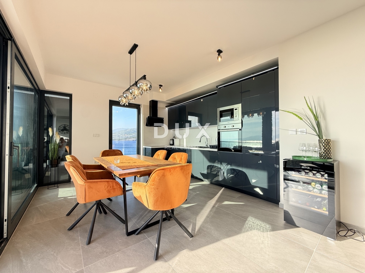 KLENOVICA - luksuzno stanovanje prva vrsta ob morju v novogradnji