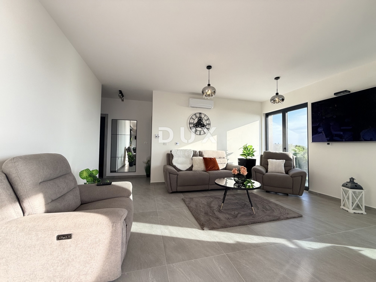 KLENOVICA - luksuzno stanovanje prva vrsta ob morju v novogradnji