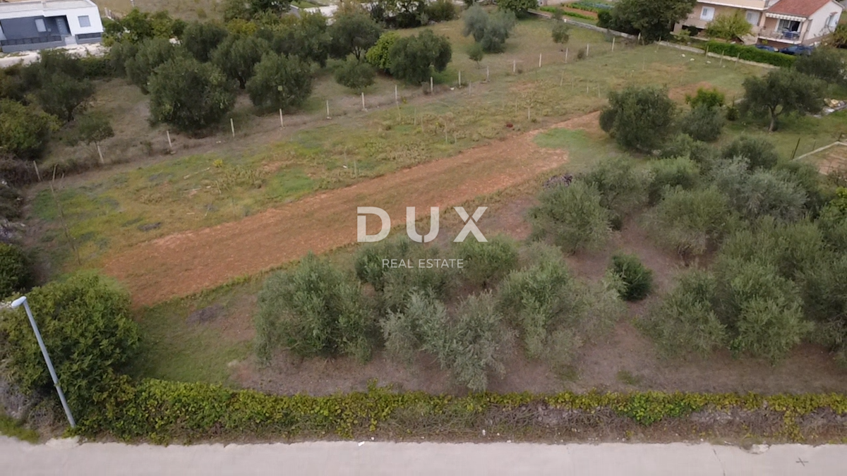 ZADAR, POLIČNIK – Zazidljivo zemljišče 2.166 m², Odlična lokacija